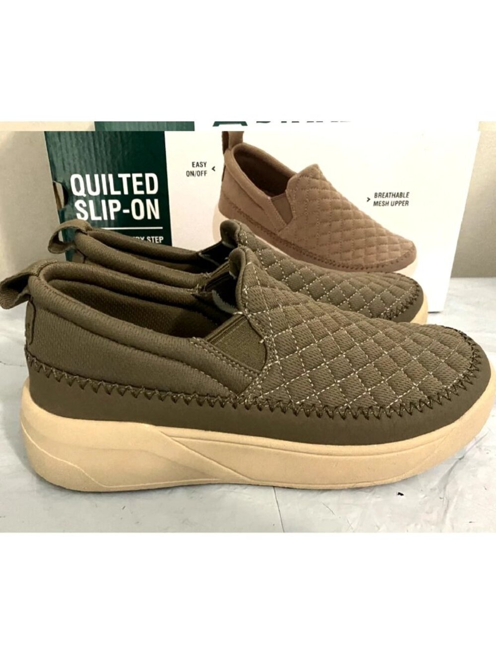 NEW Staheekum Women's Quilted Cushioned Footbed Slip On Shoes
